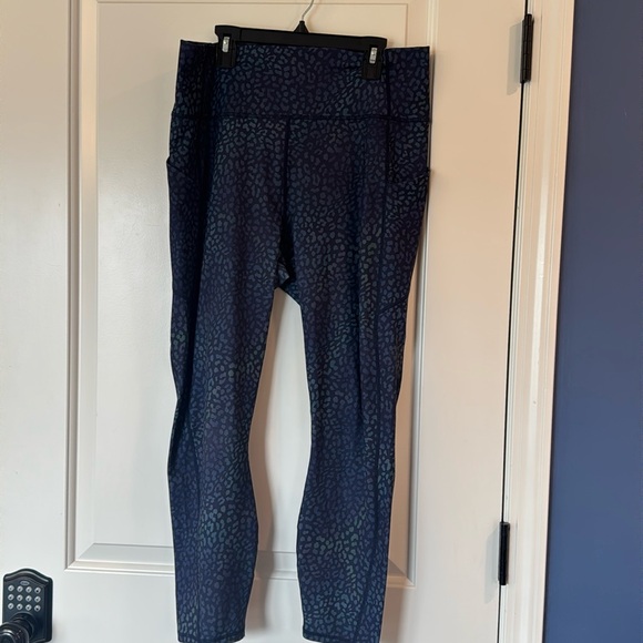 Fabletics Pants - Fabletics high waisted legging with pockets cheetah print size XL